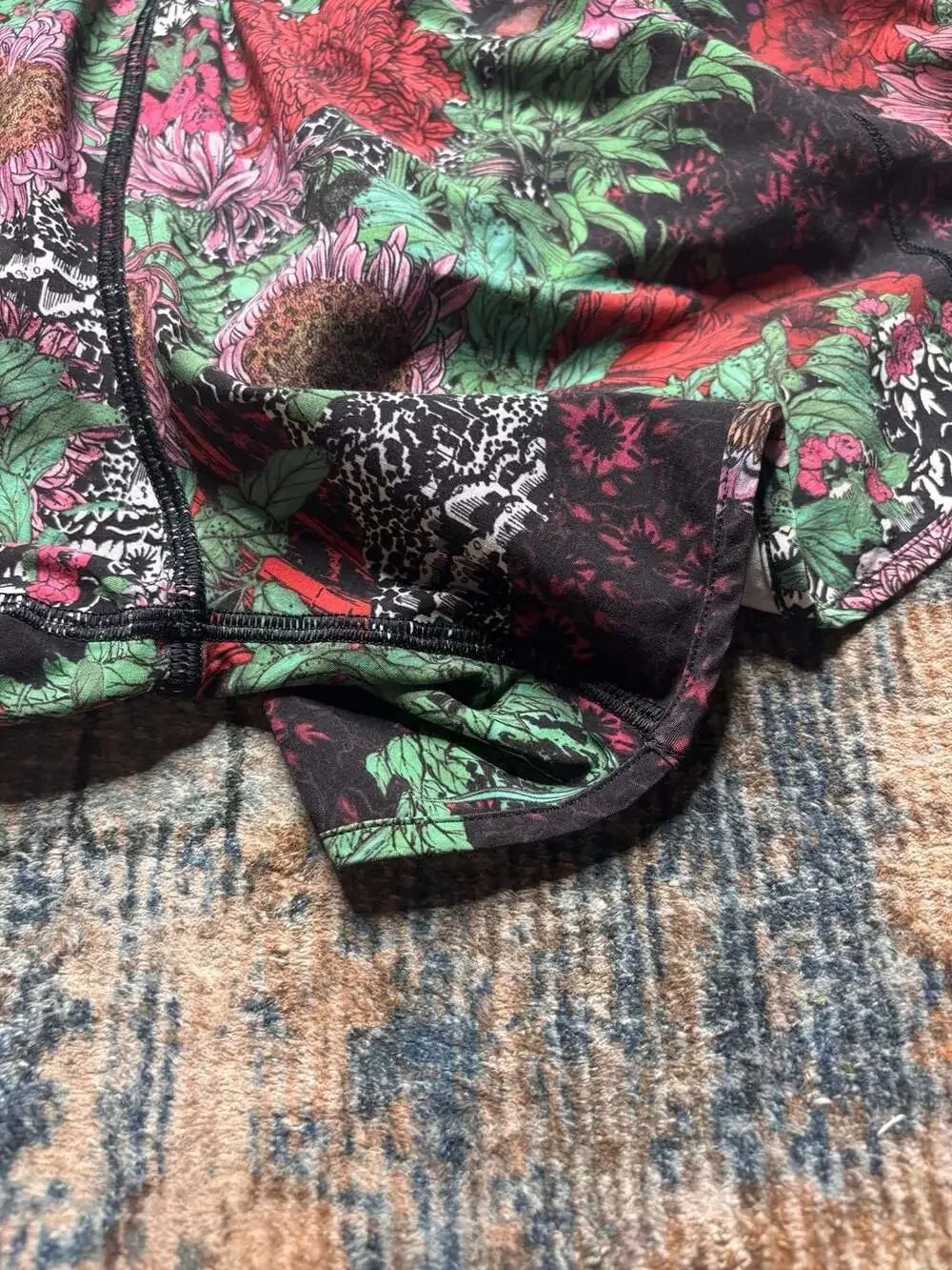 Lululemon Miami Pink Hotty Hot Shorts RARE Size 4